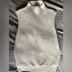 Banana Republic Envelope Hem Sweater Vest, size S